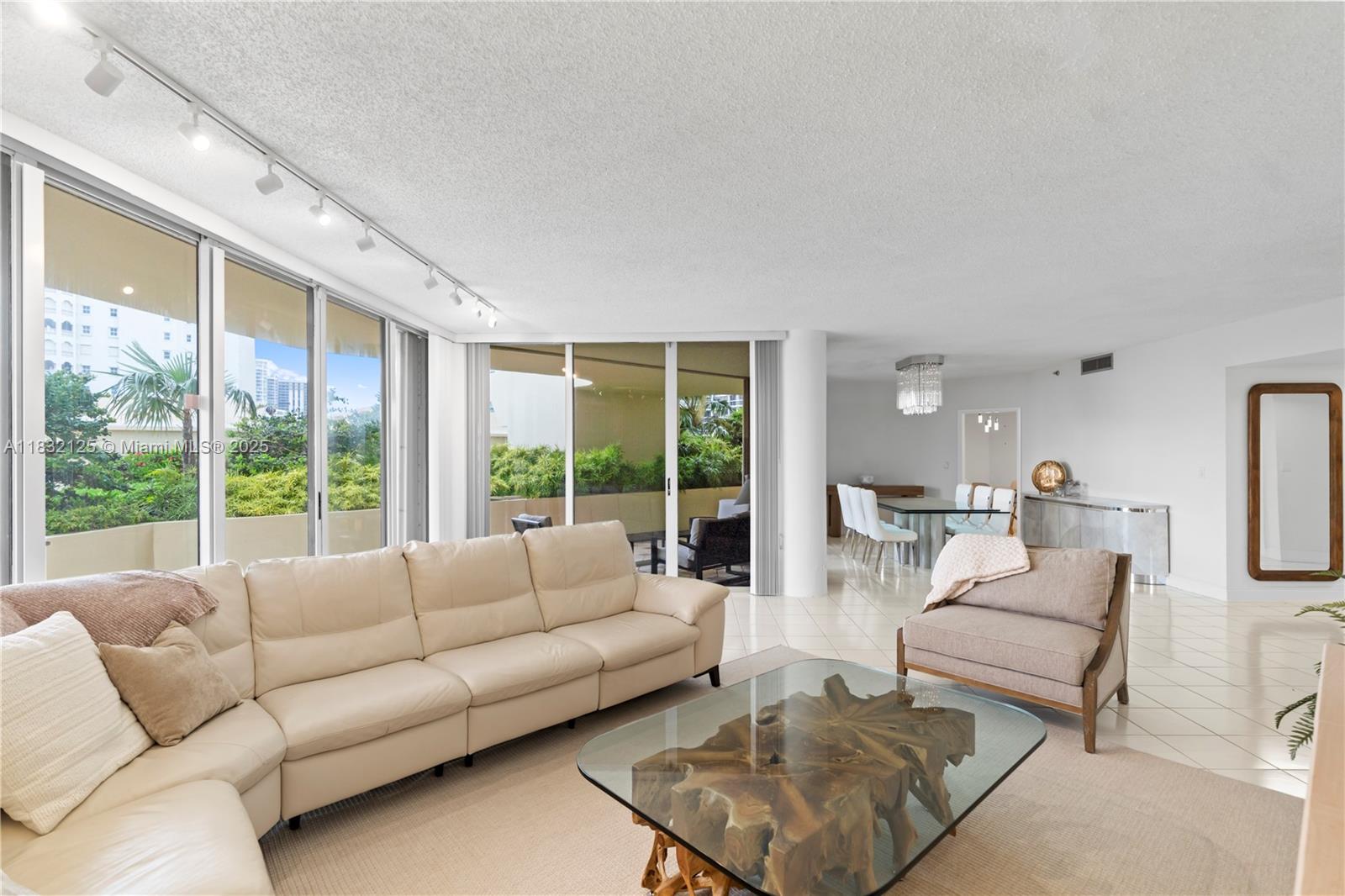 Aventura, Florida, 33180, United States, 2 Bedrooms Bedrooms, ,3 BathroomsBathrooms,Residential,For Sale,1885240