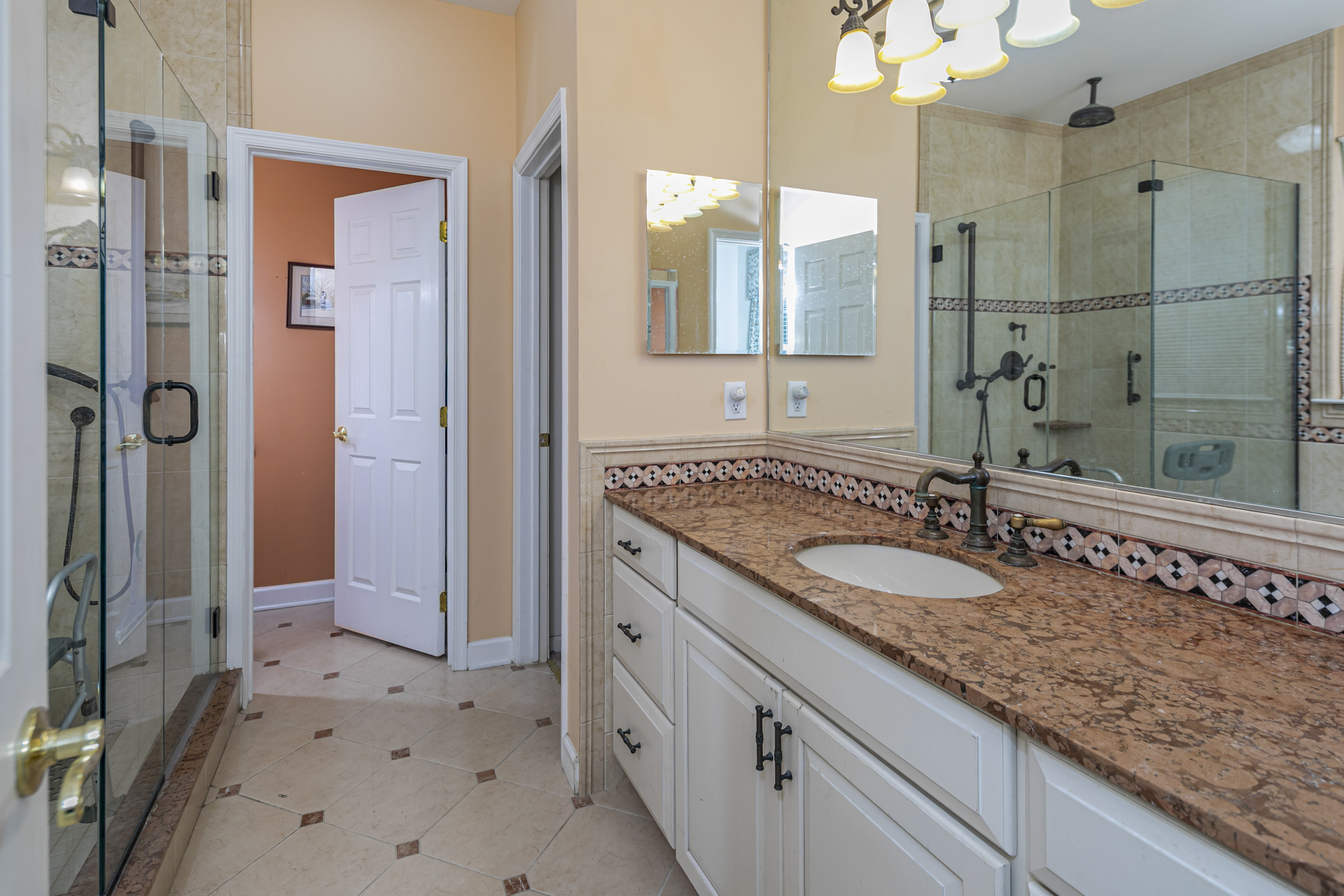 Spacious Wellington Manor Home w/ Loft, Screened Porch & 1st Floor Primary Suite - 物件實景