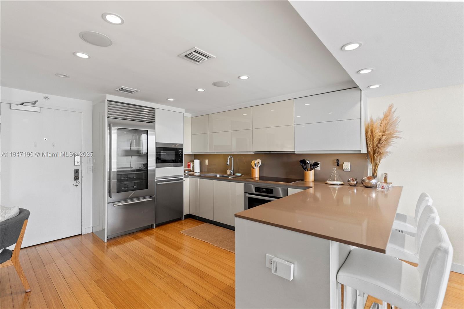 Miami, Florida, 33129, United States, 2 Bedrooms Bedrooms, ,2 BathroomsBathrooms,Residential,For Sale,1900950