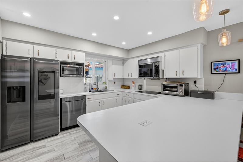 Oakland Park, Florida, 33334, United States, 3 Bedrooms Bedrooms, ,2 BathroomsBathrooms,Residential,For Sale,1986297