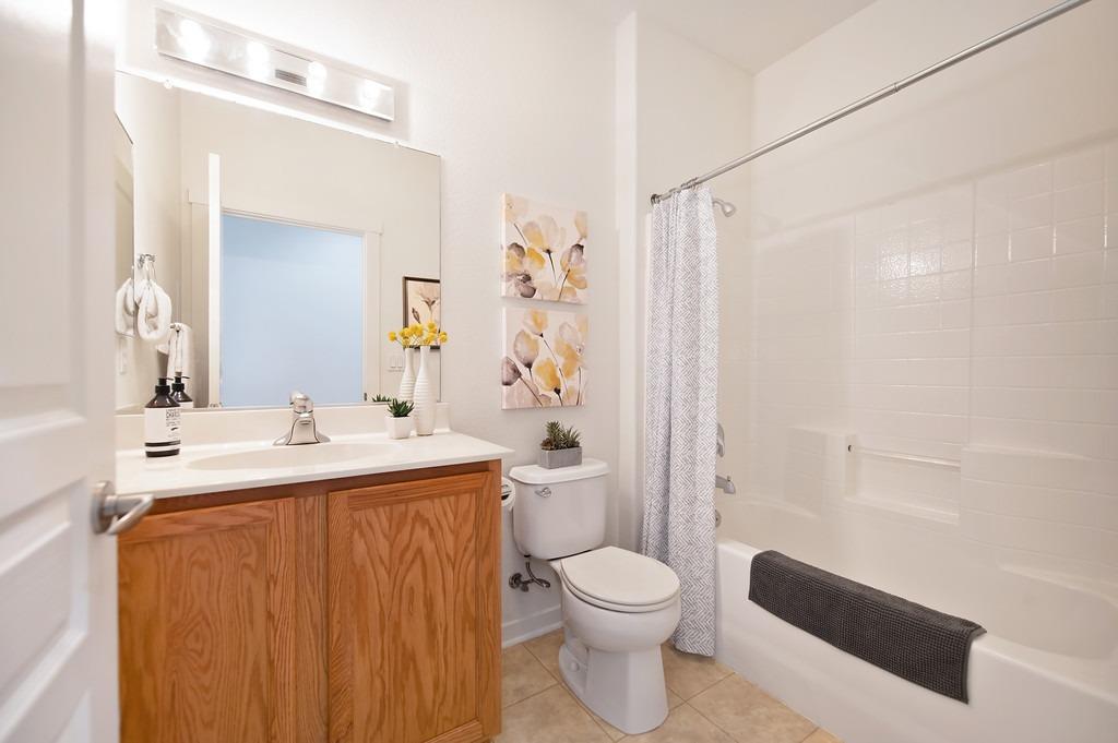 Lincoln, California, 95648, United States, 2 Bedrooms Bedrooms, ,2 BathroomsBathrooms,Residential,For Sale,1957407