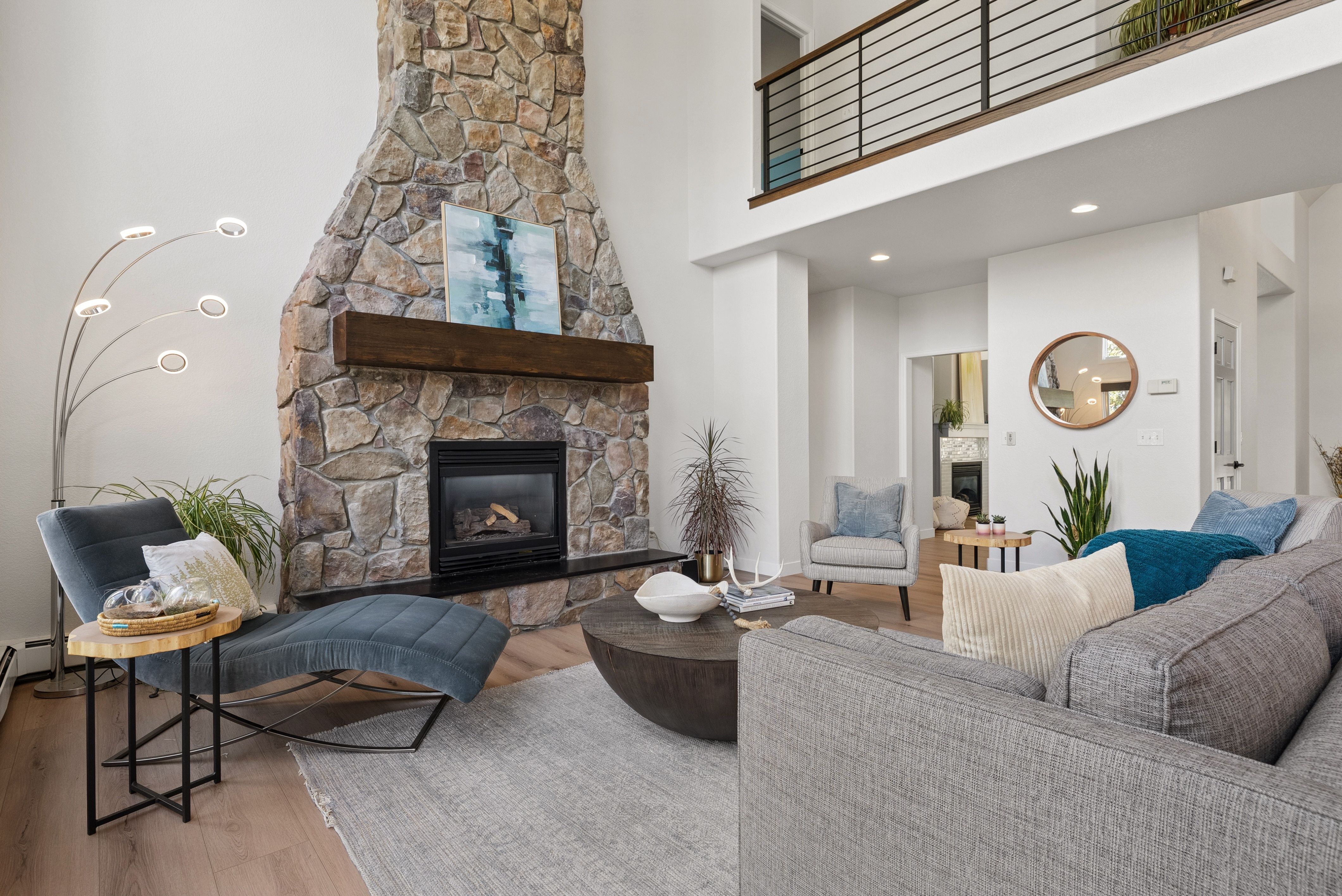  Mountain Contemporary in Highly Desirable Ridge at Hiwan - 物件實景