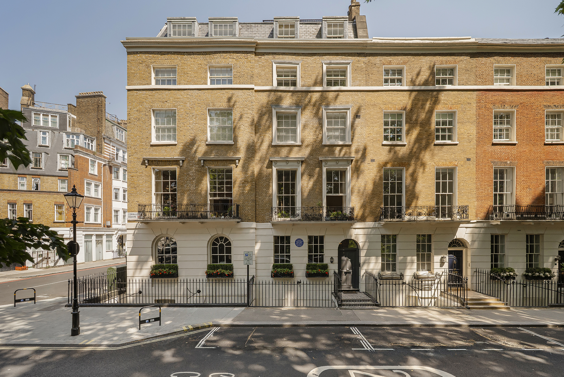 A Duplex Penthouse Overlooking Connaught Square - 物件實景