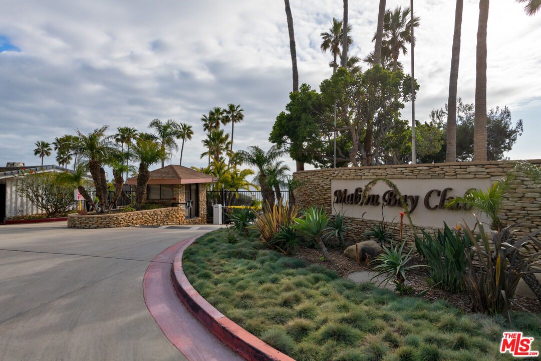 Malibu, California, 90265, United States, 2 Bedrooms Bedrooms, ,1 BathroomBathrooms,Residential,For Sale,1895662