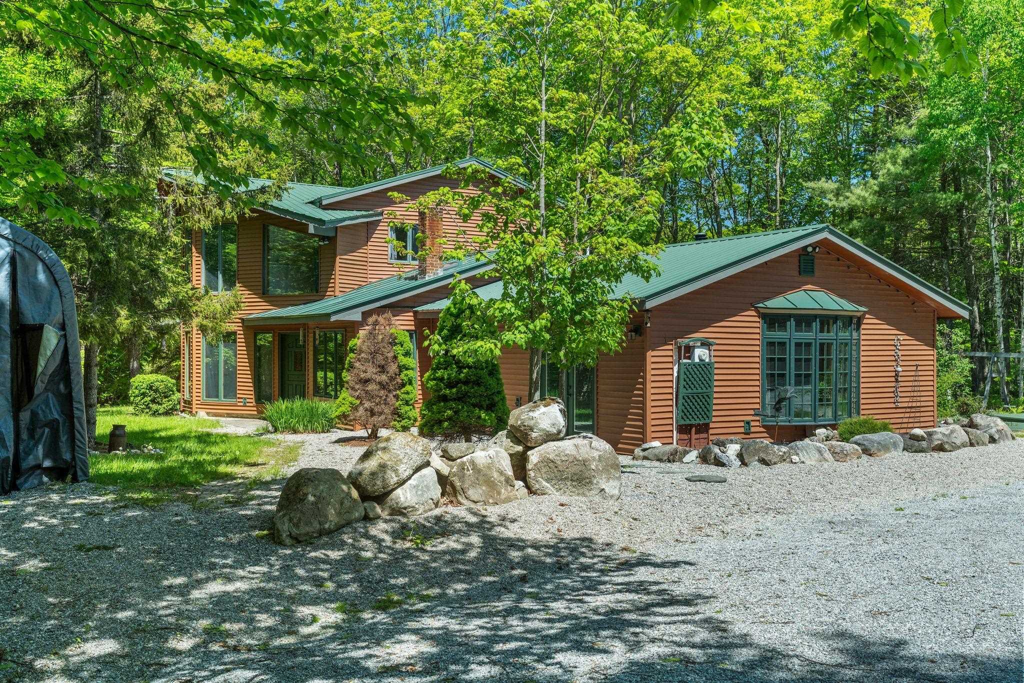 Newbury, New Hampshire, 03255, United States, 3 Bedrooms Bedrooms, ,2 BathroomsBathrooms,Residential,For Sale,1847258