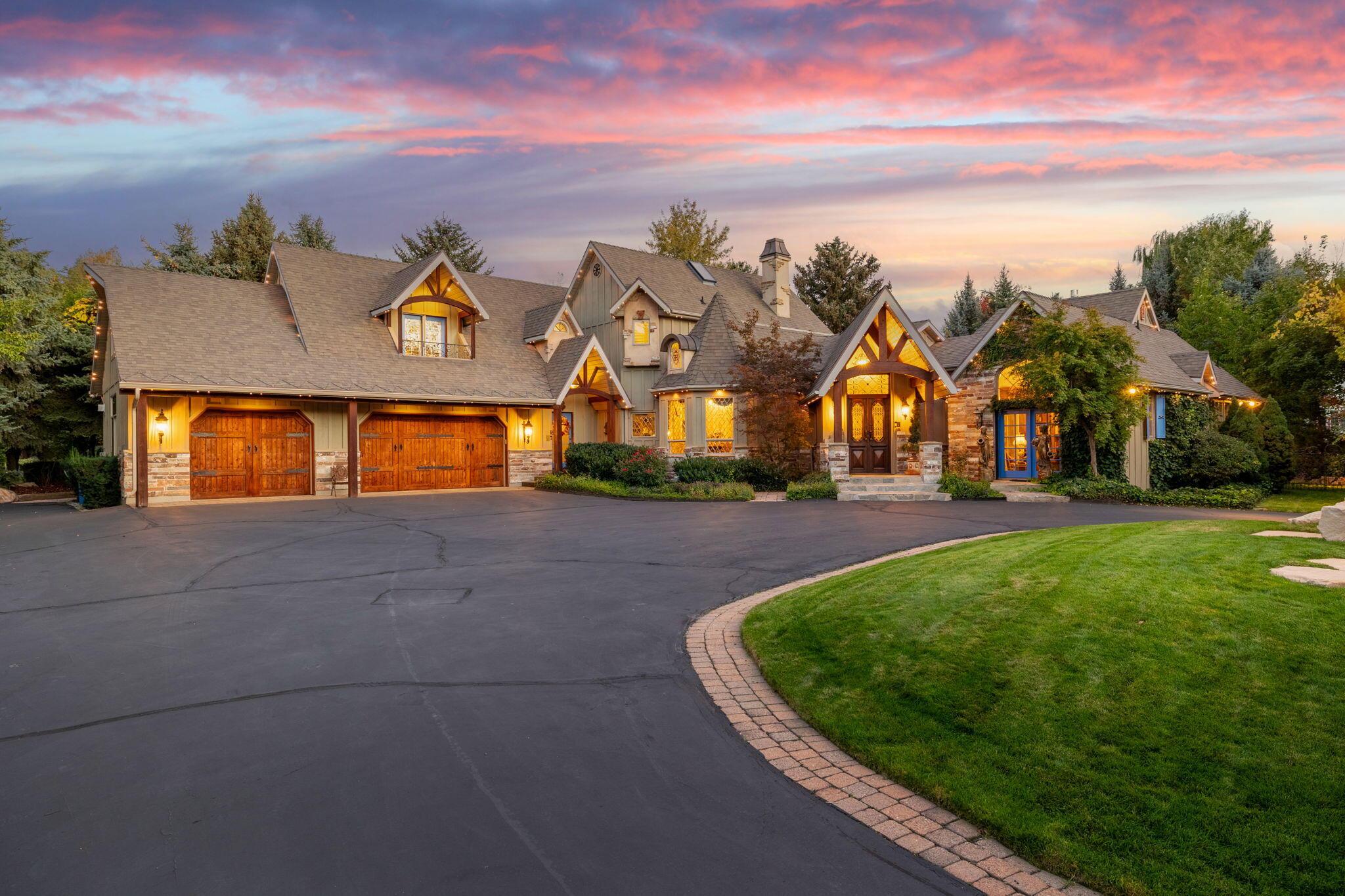 Salt Lake City, Utah, 84121, United States, 5 Bedrooms Bedrooms, ,6 BathroomsBathrooms,Residential,For Sale,1974562