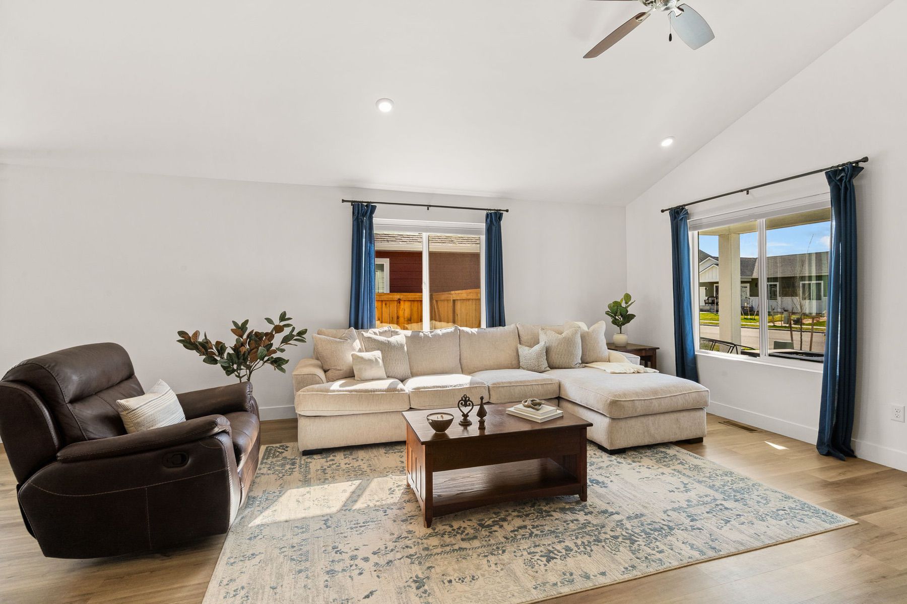  707 Thrice Loop - 物件實景