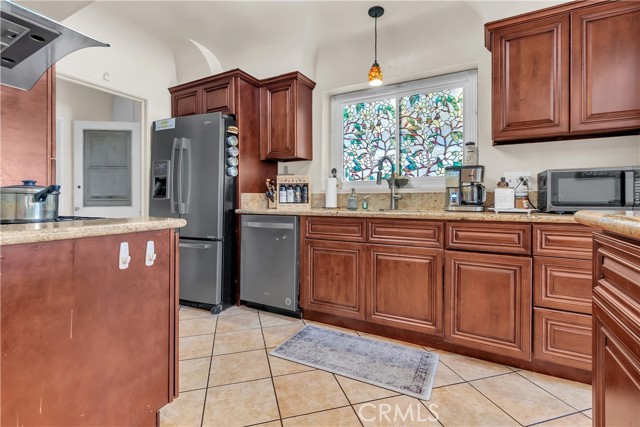 Huntington Park, California, 90255, United States, 4 Bedrooms Bedrooms, ,Residential,For Sale,1987109