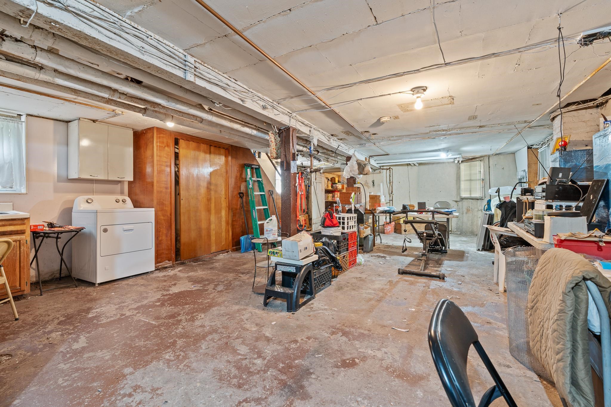 Secaucus, New Jersey, 08094, United States, 3 Bedrooms Bedrooms, ,3 BathroomsBathrooms,Residential,For Sale,1991974