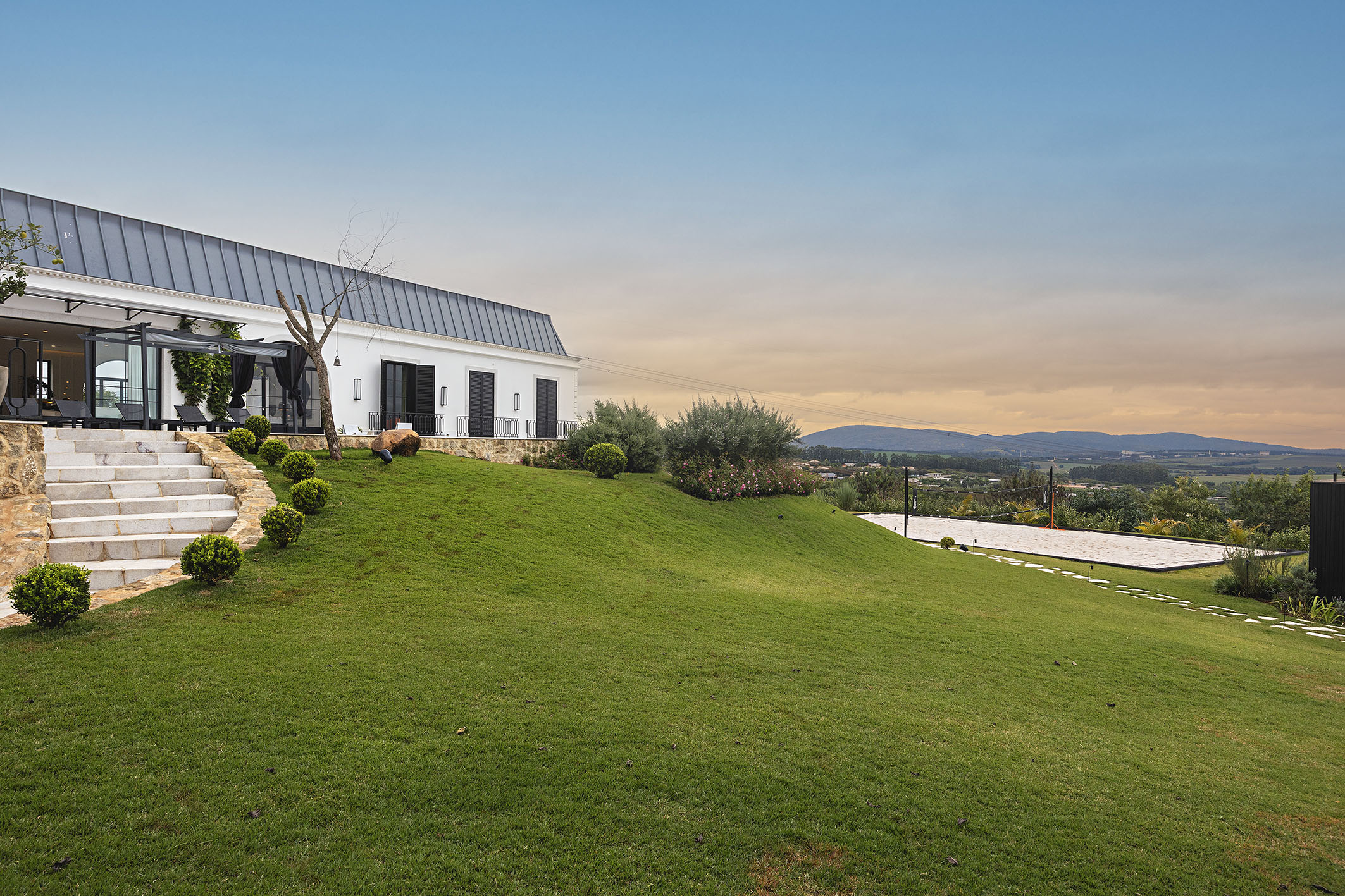  French-Inspired Residence on an Expansive Estate at Fazenda Boa Vista - 物件實景