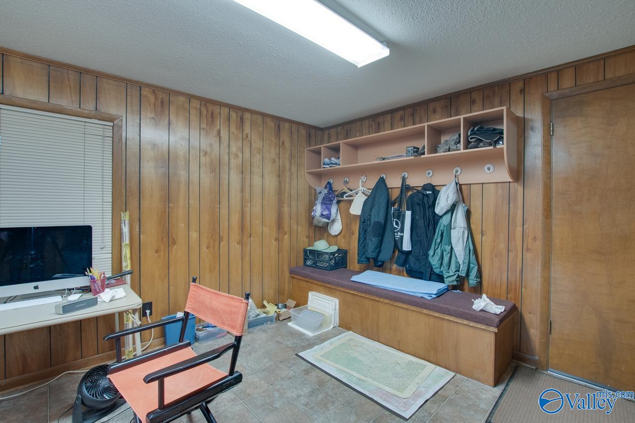 Huntsville, Alabama, 35802, United States, 4 Bedrooms Bedrooms, ,3 BathroomsBathrooms,Residential,For Sale,1996738