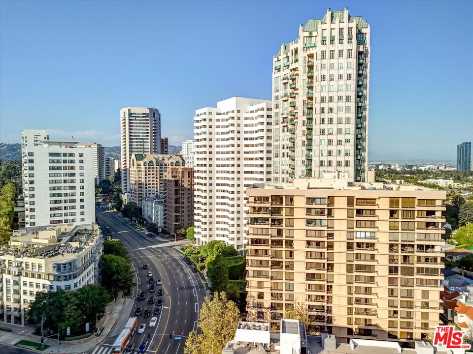 Los Angeles, California, 90024, United States, 2 Bedrooms Bedrooms, ,1 BathroomBathrooms,Residential,For Sale,1939322