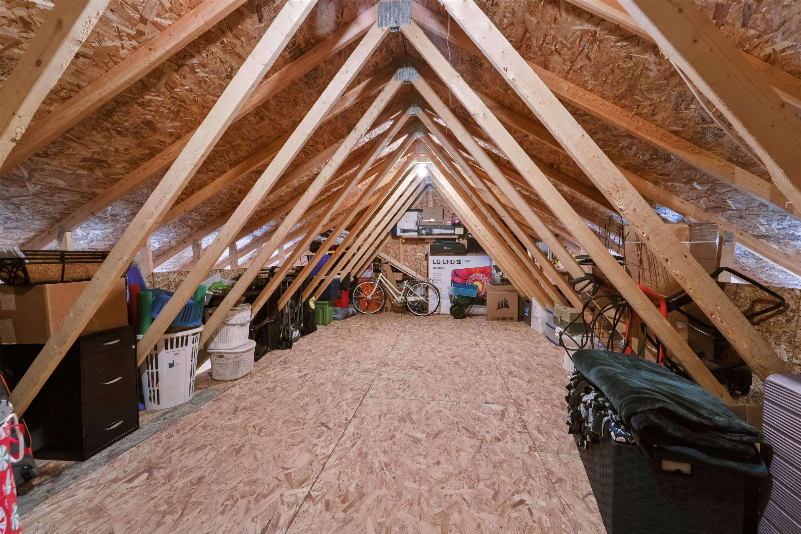 NEENAH, Wisconsin, 54956, United States, 4 Bedrooms Bedrooms, ,3 BathroomsBathrooms,Residential,For Sale,1988309