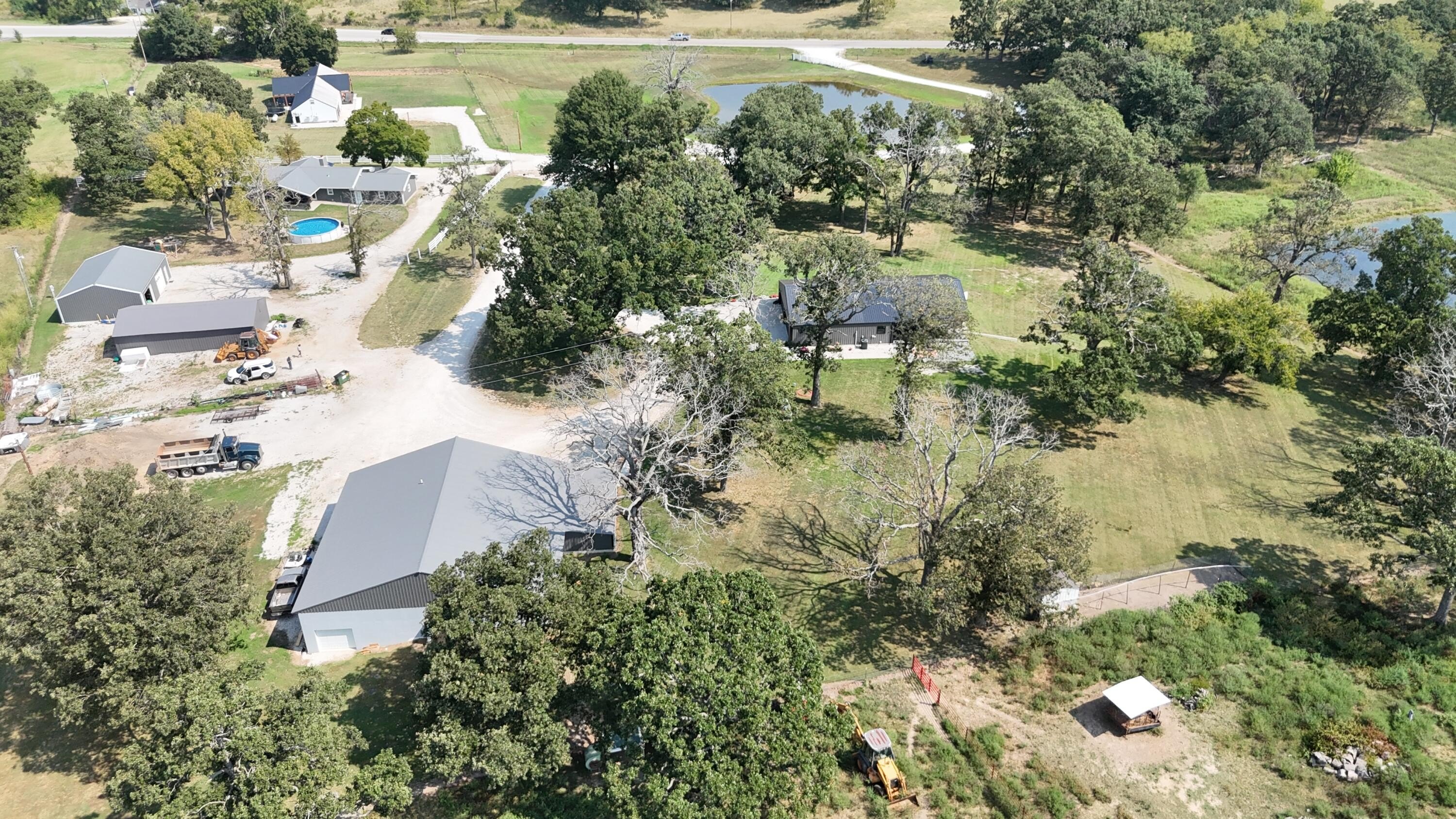 Bolivar, Missouri, 65613, United States, 2 Bedrooms Bedrooms, ,3 BathroomsBathrooms,Residential,For Sale,1975211