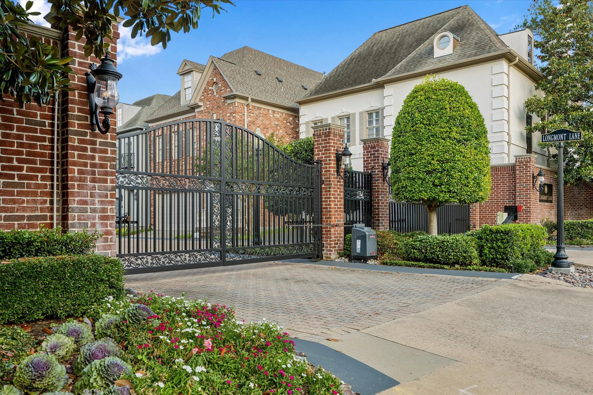  5732 Longmont Lane - 物件實景