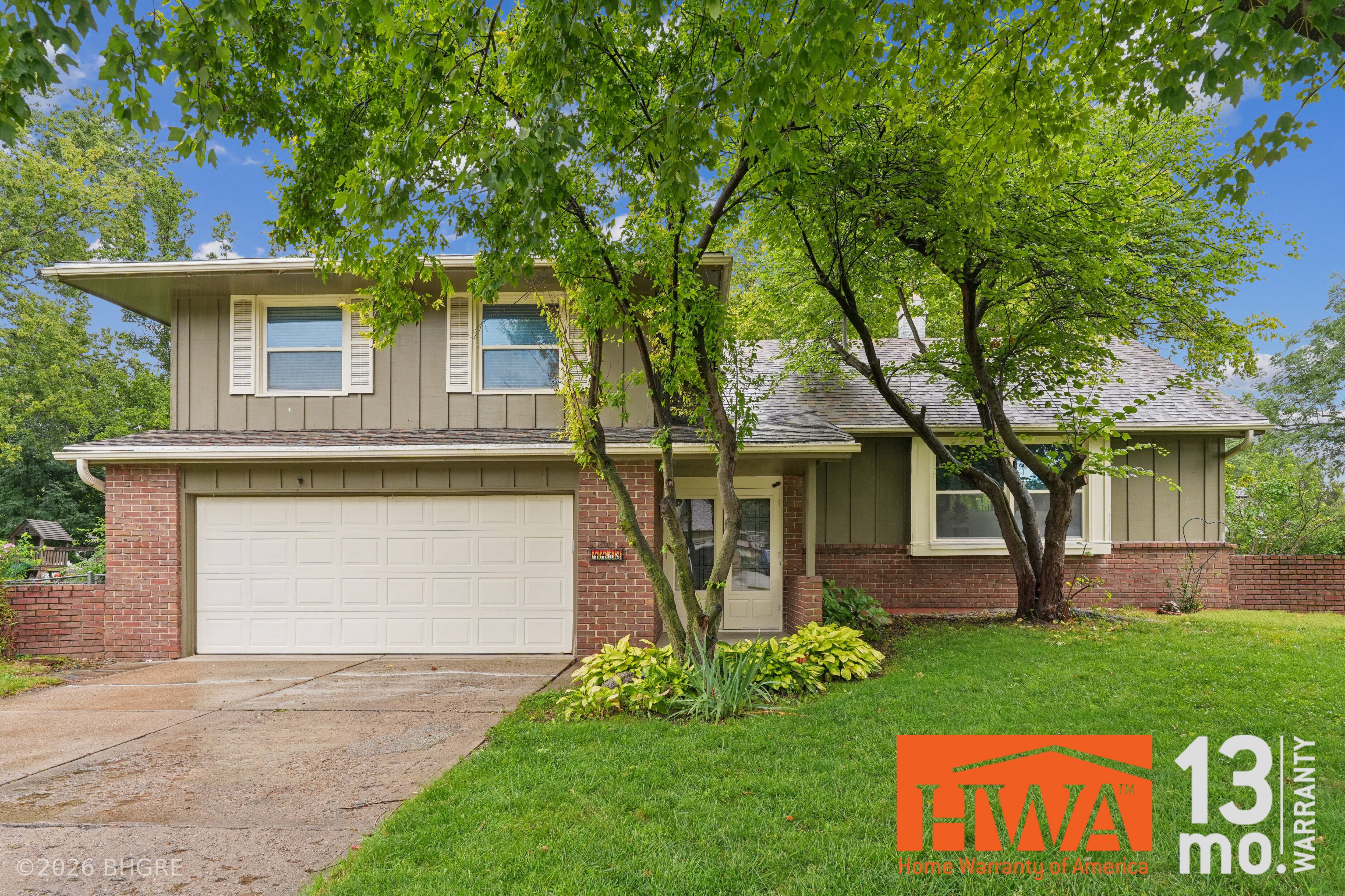 73rd Pl, Urbandale, IA 50322