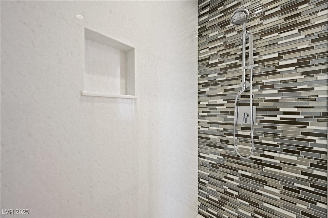 Las Vegas, Nevada, 89135, United States, 3 Bedrooms Bedrooms, ,4 BathroomsBathrooms,Residential,For Sale,1993363