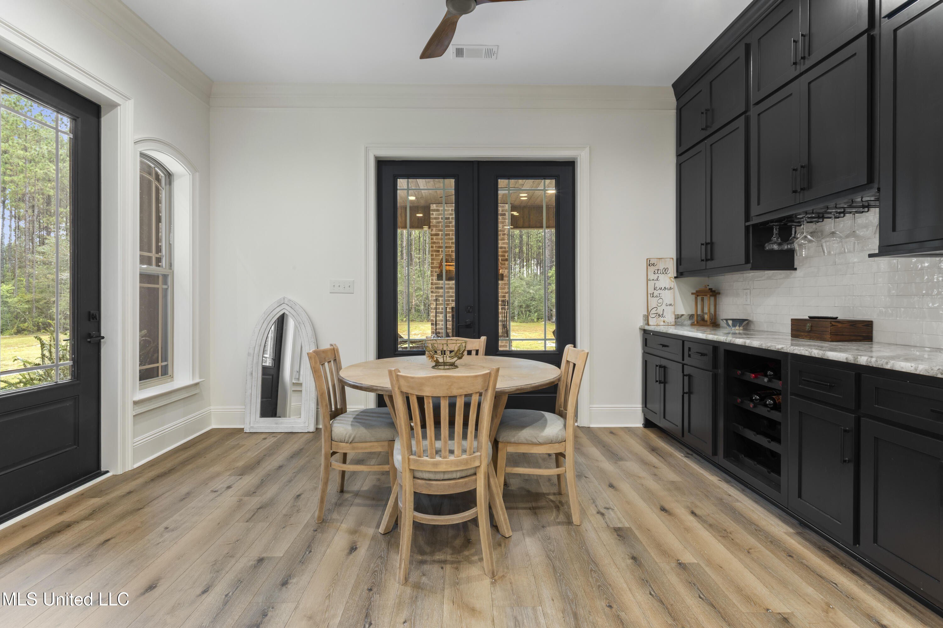 Gulfport, Mississippi, 39503, United States, 5 Bedrooms Bedrooms, ,5 BathroomsBathrooms,Residential,For Sale,1974357