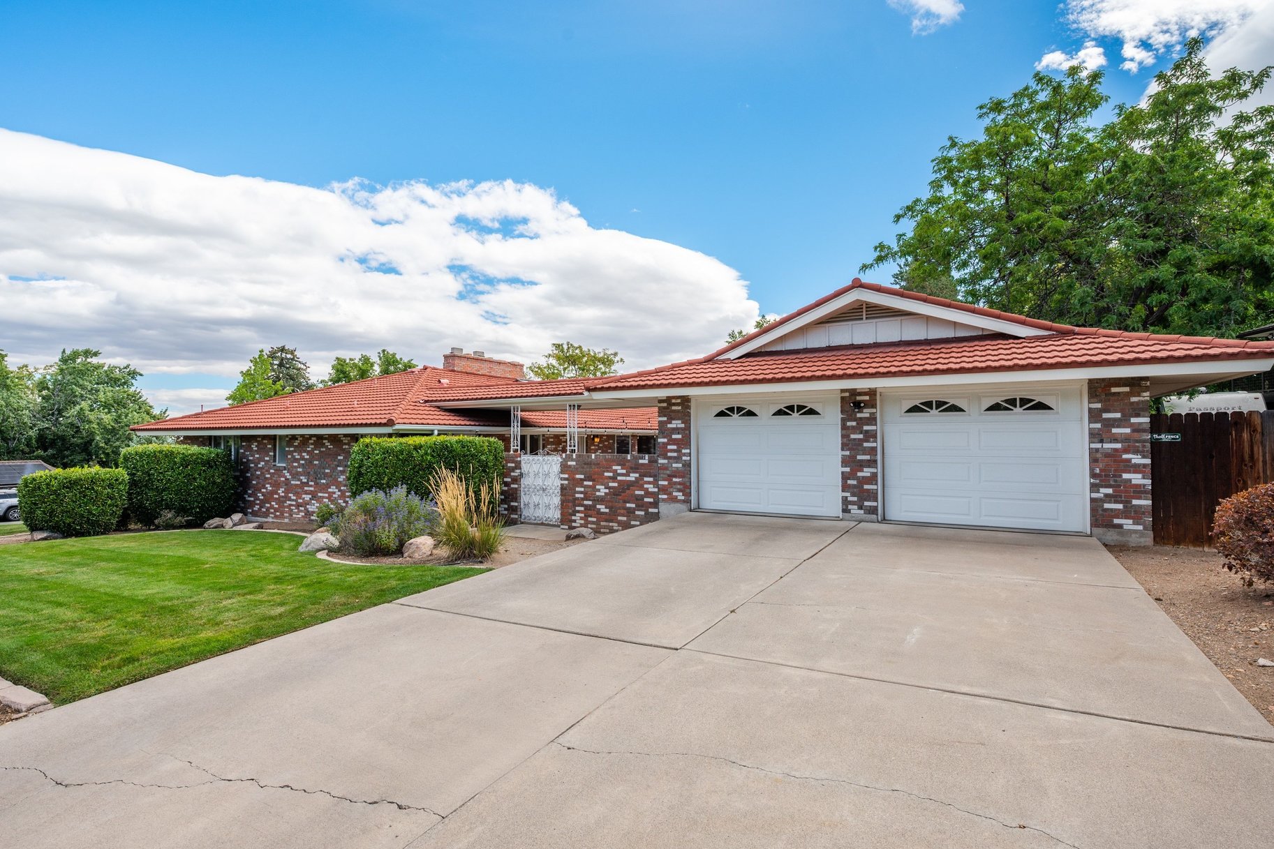  RARE SKYLINE HEIGHTS OPPORTUNITY  6,024 SF BRICK HOME ON .38 ACRE  NO HOA - 物件實景