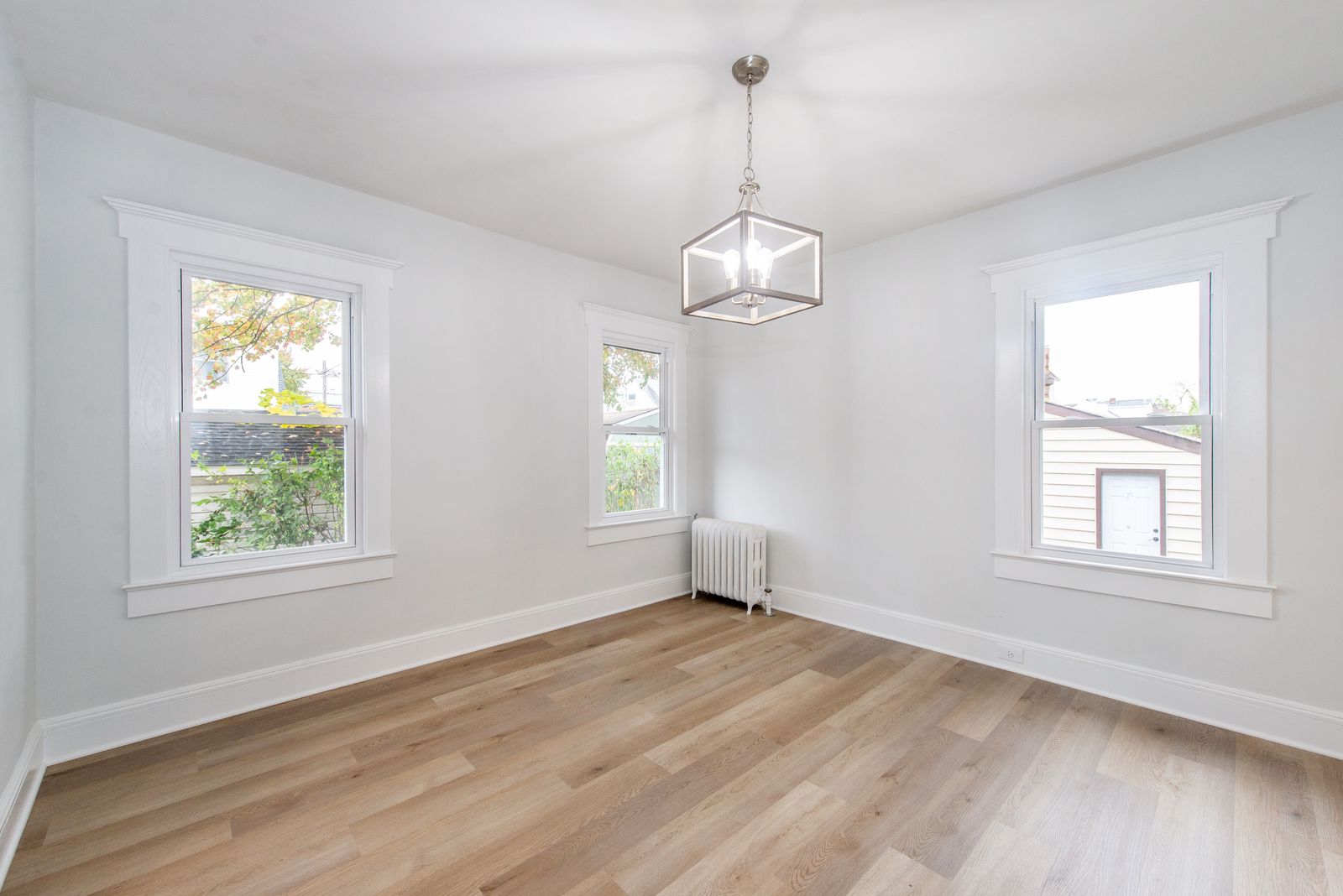 Bergen, Lyndhurst Township, New Jersey, 07071, United States, 3 Bedrooms Bedrooms, ,2 BathroomsBathrooms,Residential,For Sale,1980674