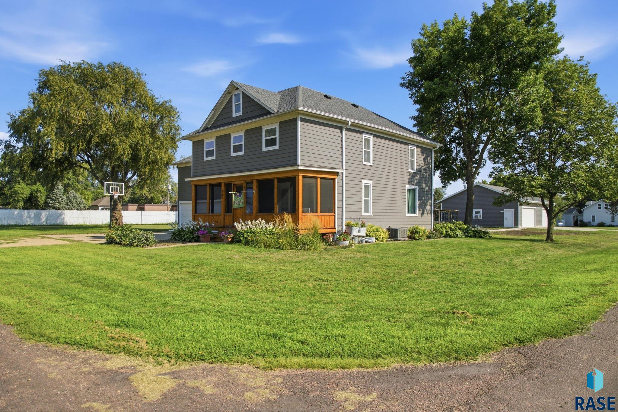 1st Ave, Chancellor, SD 57015