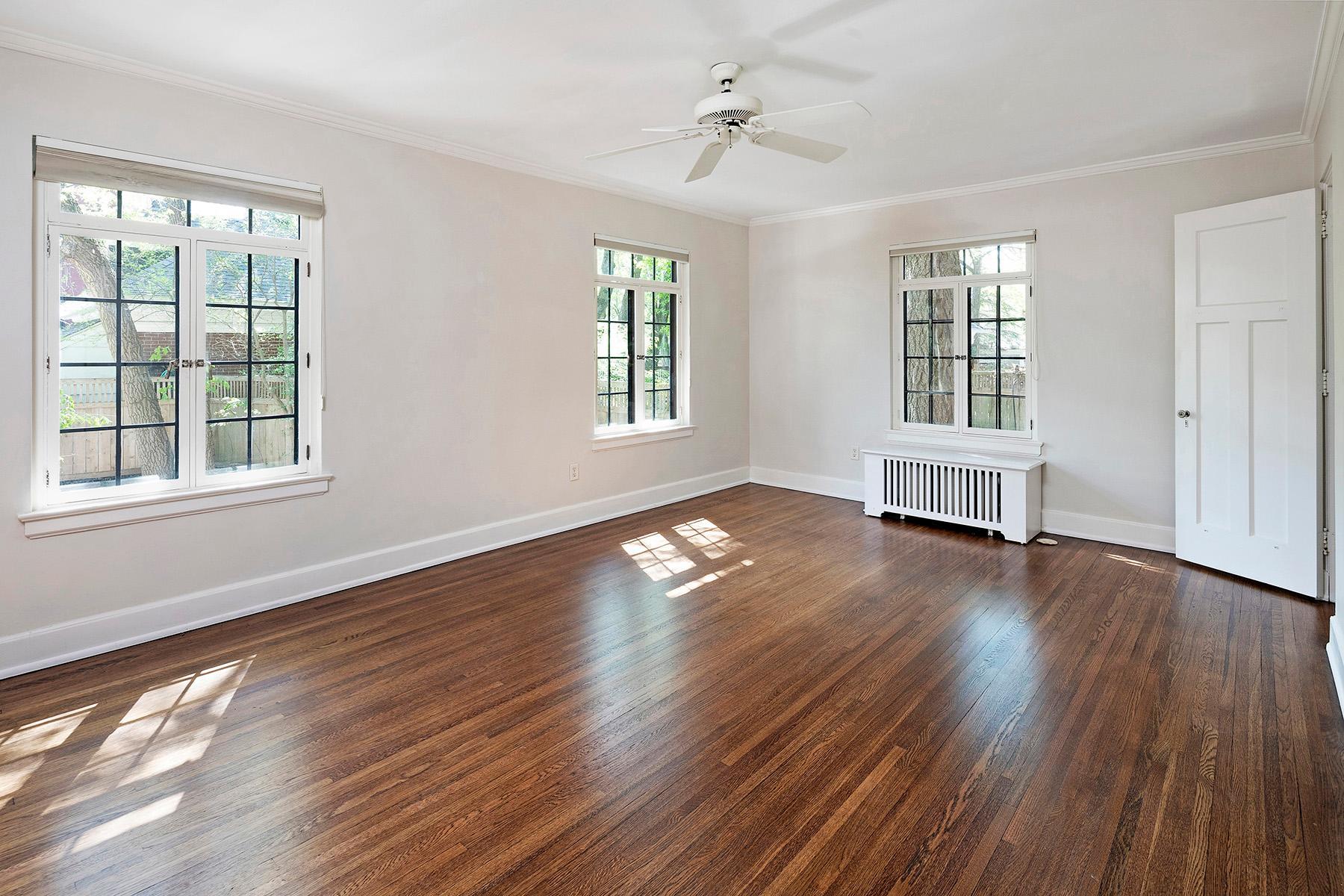 Minneapolis, Minnesota, 55403, United States, 3 Bedrooms Bedrooms, ,2 BathroomsBathrooms,Residential,For Sale,1714237