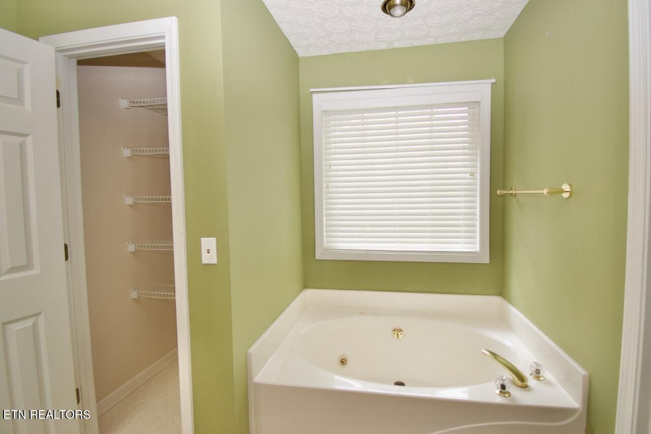 Maryville, Tennessee, 37803, United States, 3 Bedrooms Bedrooms, ,3 BathroomsBathrooms,Residential,For Sale,1857771