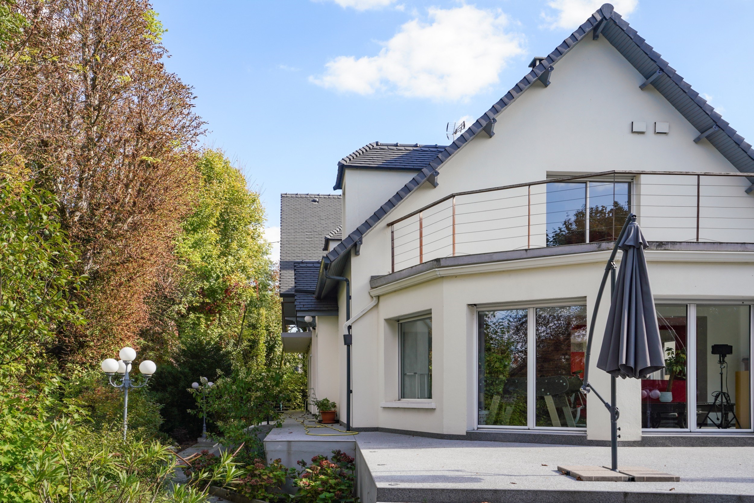  LE PERREUX-SUR-MARNE – WATERFRONT CONTEMPORARY ESTATE ON THE BANKS OF THE MARNE… - 物件實景