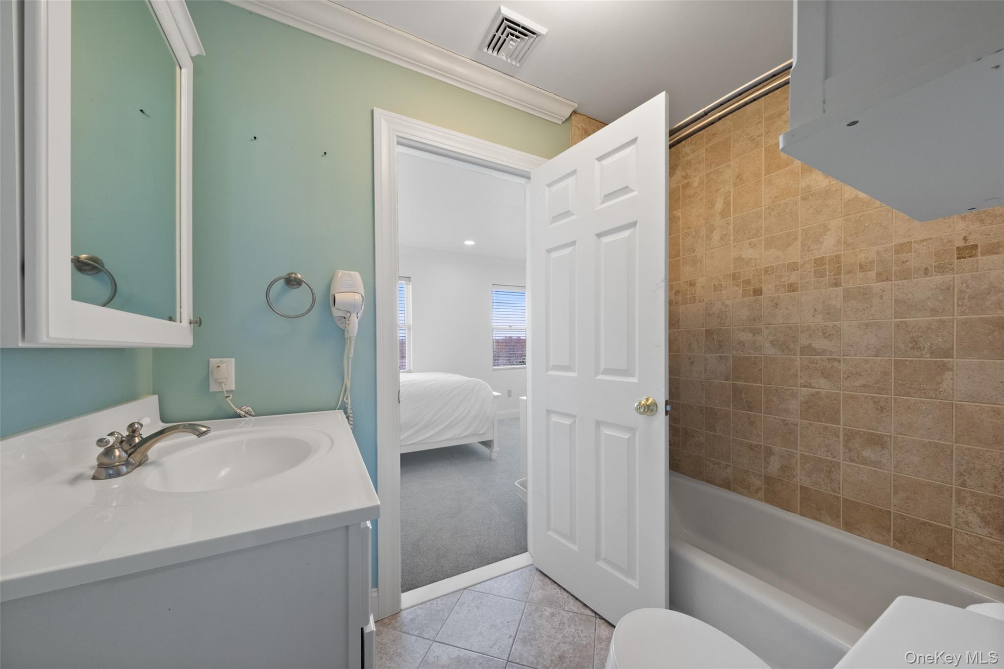 Poughkeepsie, New York, 12603, United States, 4 Bedrooms Bedrooms, ,5 BathroomsBathrooms,Residential,For Sale,1916939