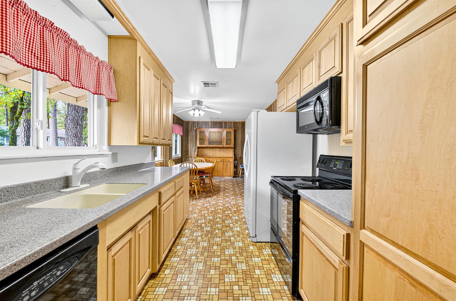 Colfax, California, 95713, United States, 3 Bedrooms Bedrooms, ,2 BathroomsBathrooms,Residential,For Sale,1987014