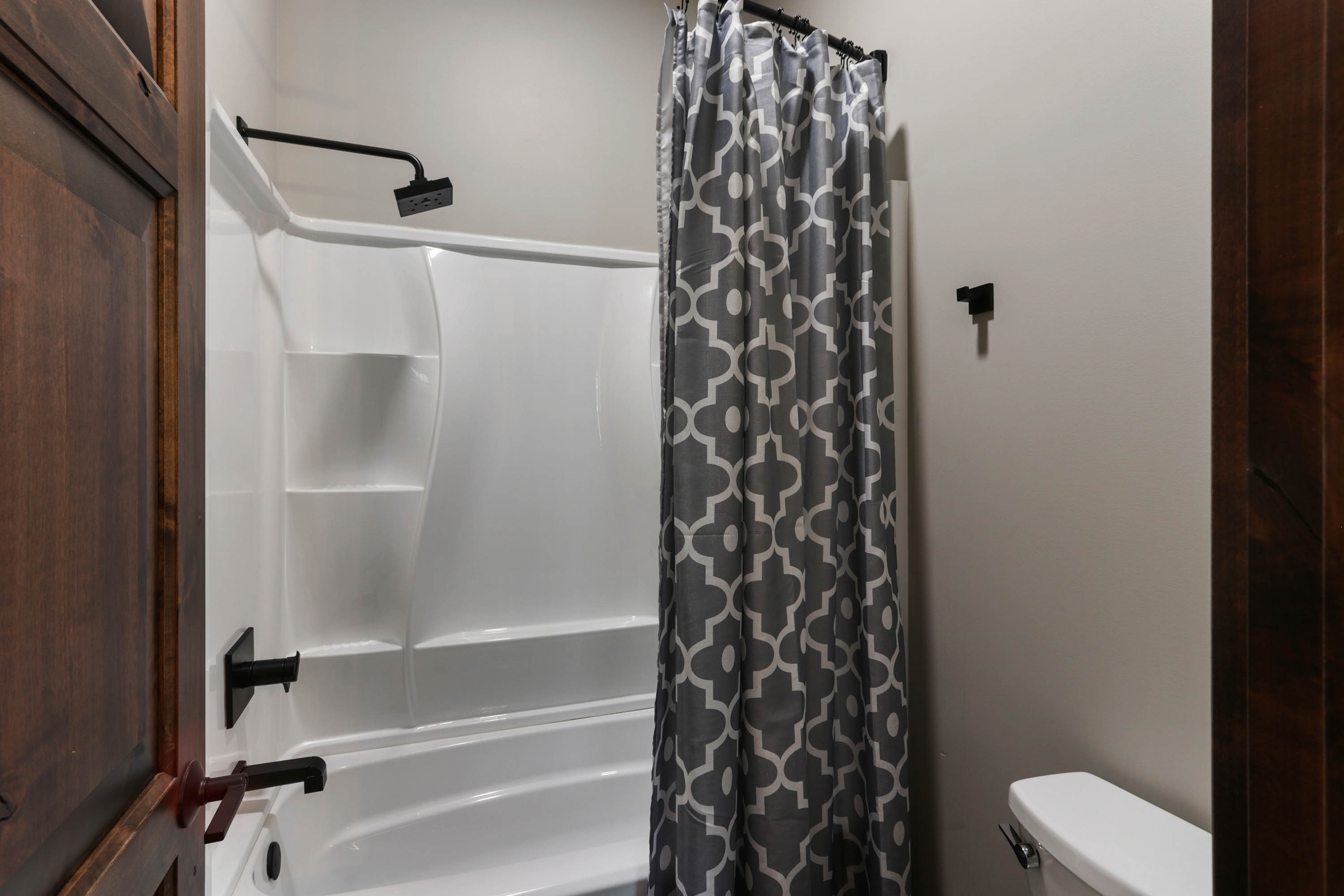 Sandpoint, Idaho, 83864, United States, 6 Bedrooms Bedrooms, ,8 BathroomsBathrooms,Residential,For Sale,1975419