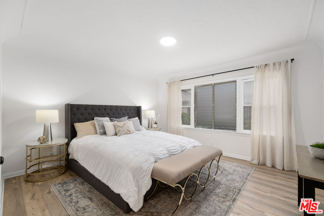 Beverly Hills, California, 90211, United States, 3 Bedrooms Bedrooms, ,2 BathroomsBathrooms,Residential,For Sale,1895625