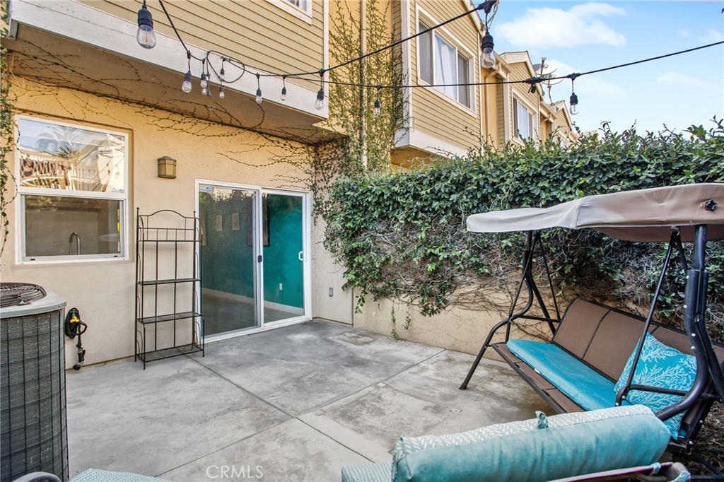 Long Beach, California, 90813, United States, 2 Bedrooms Bedrooms, ,2 BathroomsBathrooms,Residential,For Sale,1976501