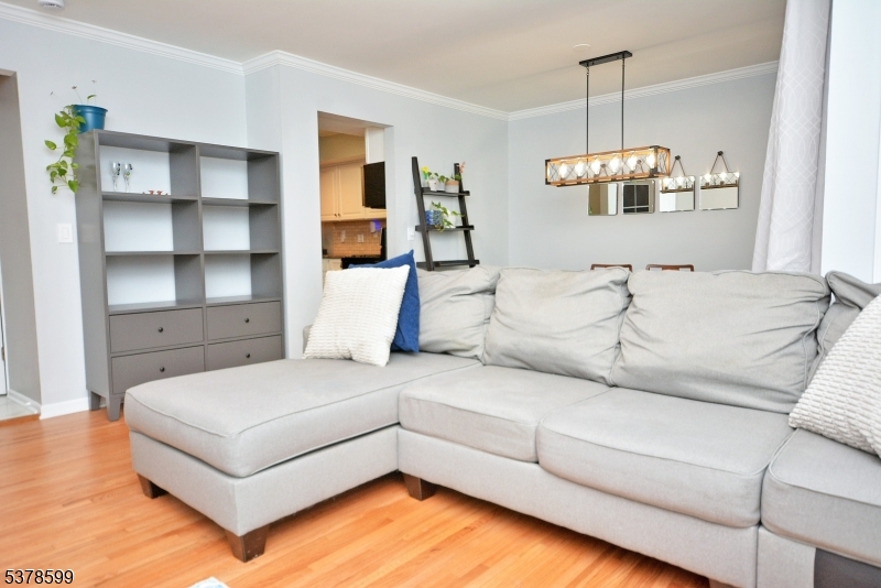 Bedminster Twp., New Jersey, 07921, United States, 3 Bedrooms Bedrooms, ,4 BathroomsBathrooms,Residential,For Sale,1989637