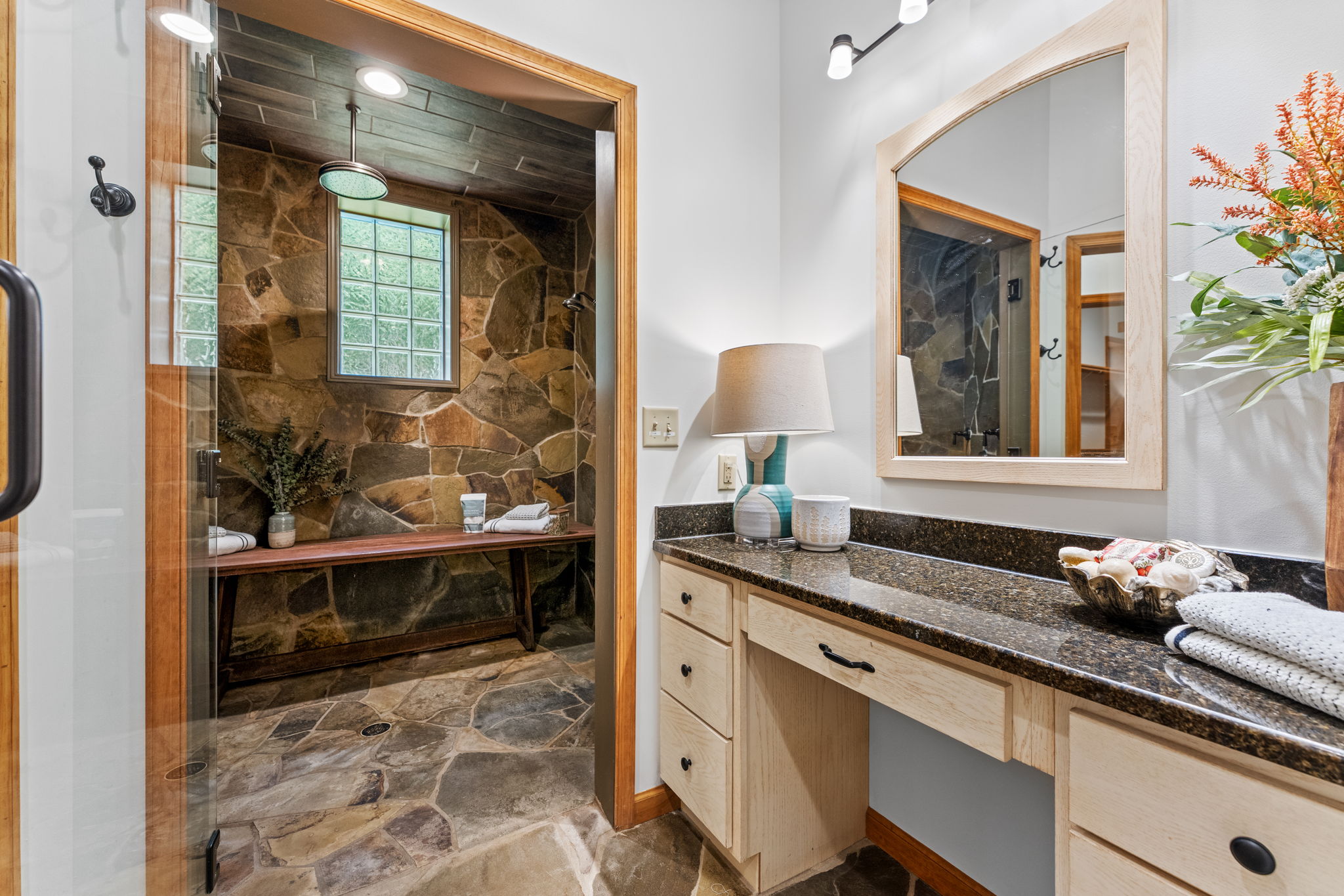  310 Red Gate Retreat Way, Berkeley Springs, WV 25411 - 物件實景