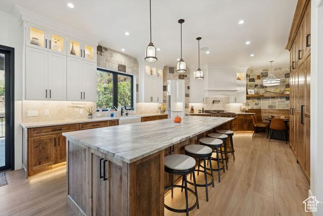 Draper, Utah, 84020, United States, 8 Bedrooms Bedrooms, ,7 BathroomsBathrooms,Residential,For Sale,1978413