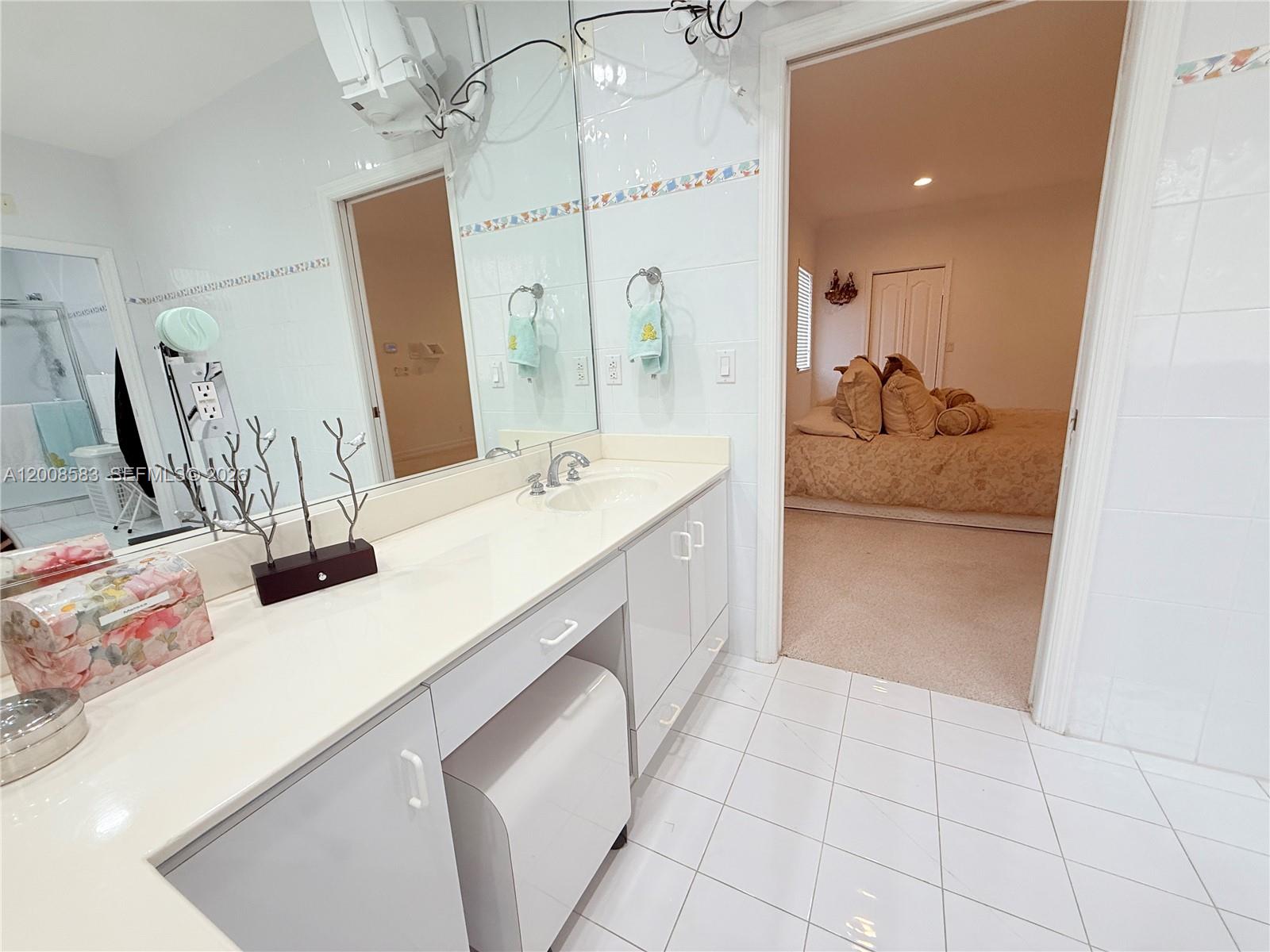 Miami, Florida, 33175, United States, 5 Bedrooms Bedrooms, ,3 BathroomsBathrooms,Residential,For Sale,2040426