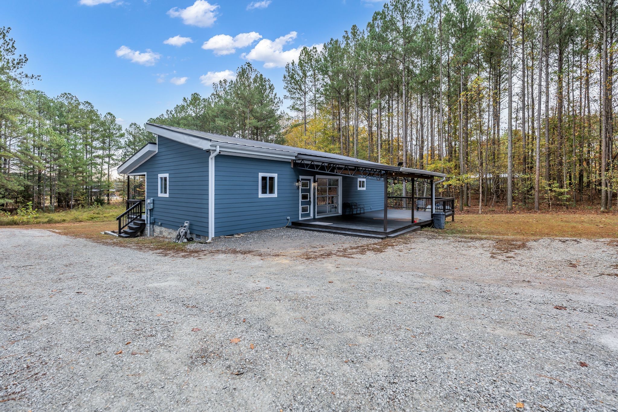 Lawrenceburg, Tennessee, 38464, United States, 3 Bedrooms Bedrooms, ,2 BathroomsBathrooms,Residential,For Sale,1988377