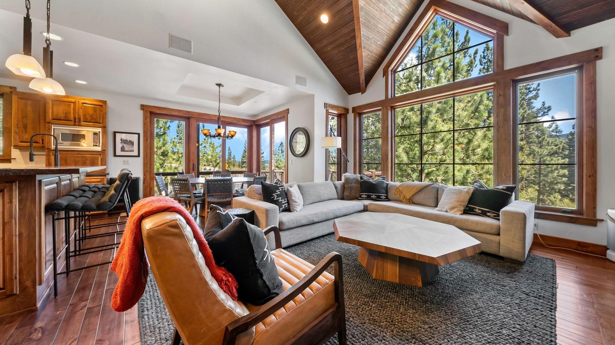 Truckee, California, 96161, United States, 4 Bedrooms Bedrooms, ,4 BathroomsBathrooms,Residential,For Sale,1999029