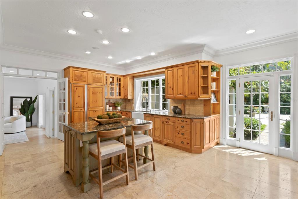 St Petersburg, Florida, 33704, United States, 4 Bedrooms Bedrooms, ,5 BathroomsBathrooms,Residential,For Sale,1794031