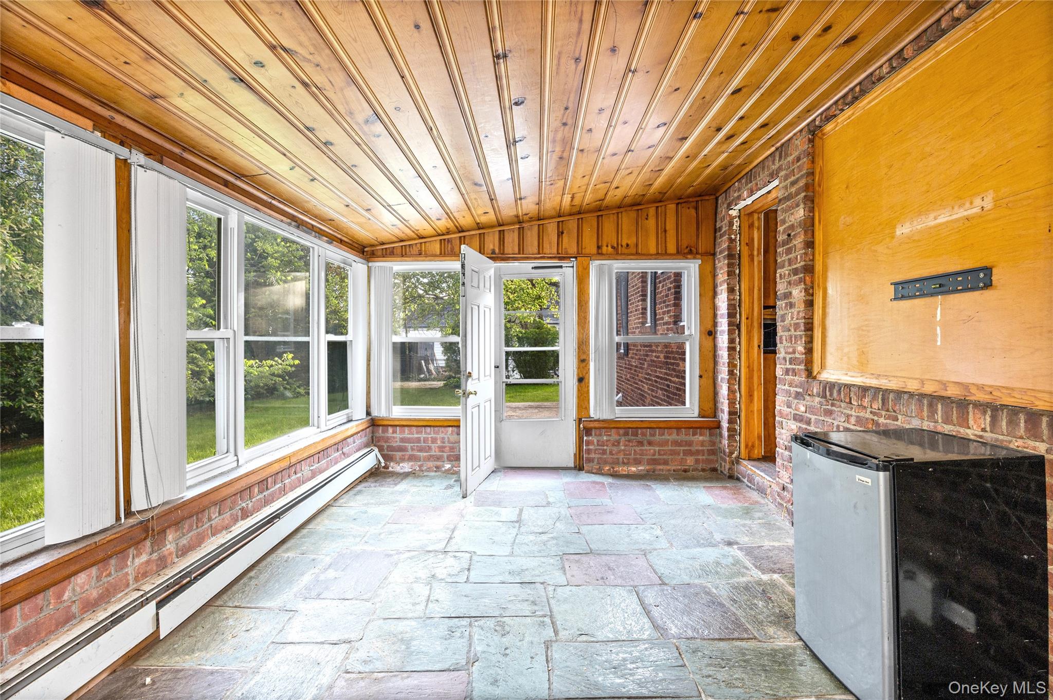 Uniondale, New York, 11553, United States, 4 Bedrooms Bedrooms, ,3 BathroomsBathrooms,Residential,For Sale,2049271