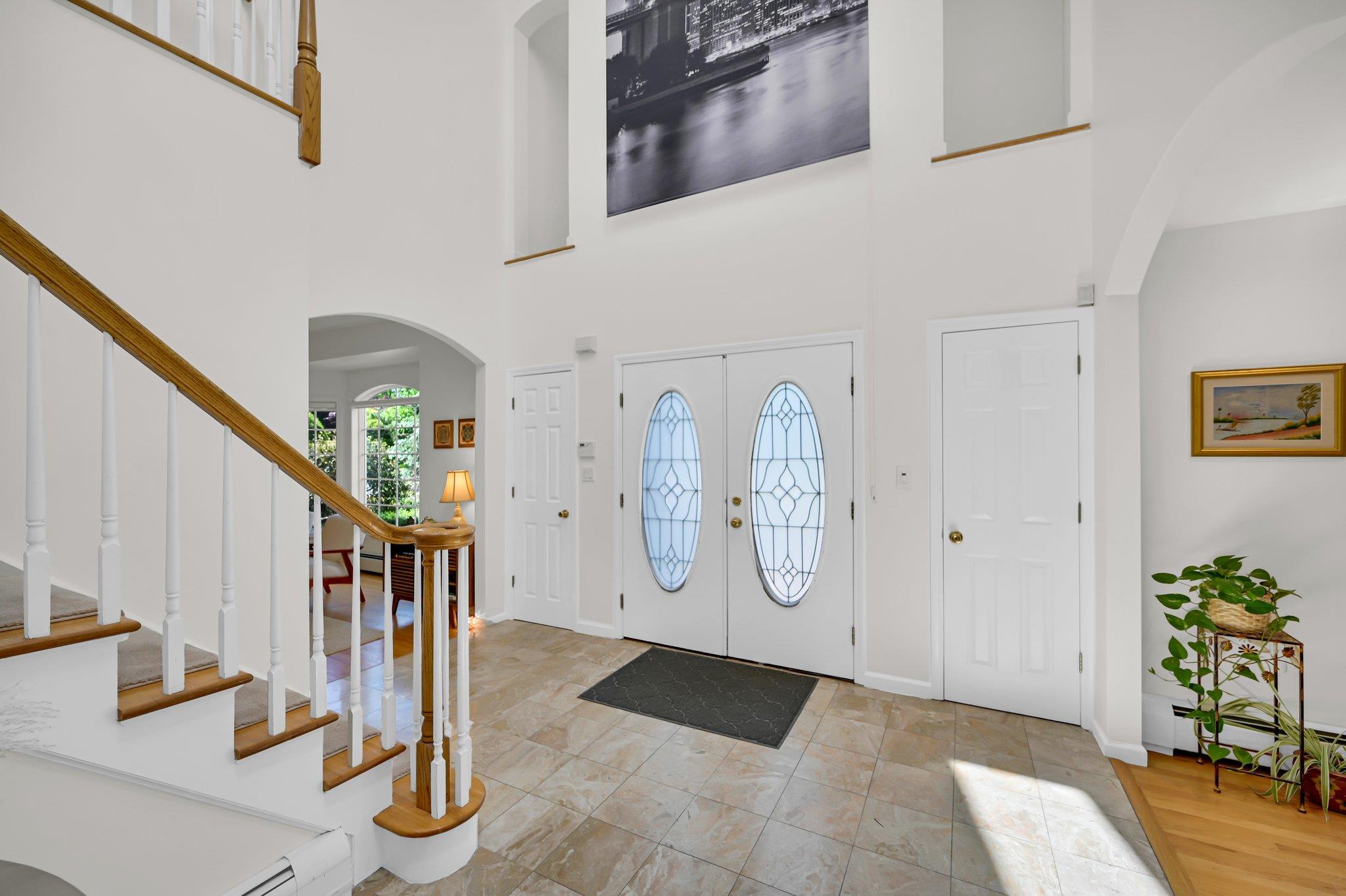 New City, New York, 10956, United States, 6 Bedrooms Bedrooms, ,4 BathroomsBathrooms,Residential,For Sale,1830143