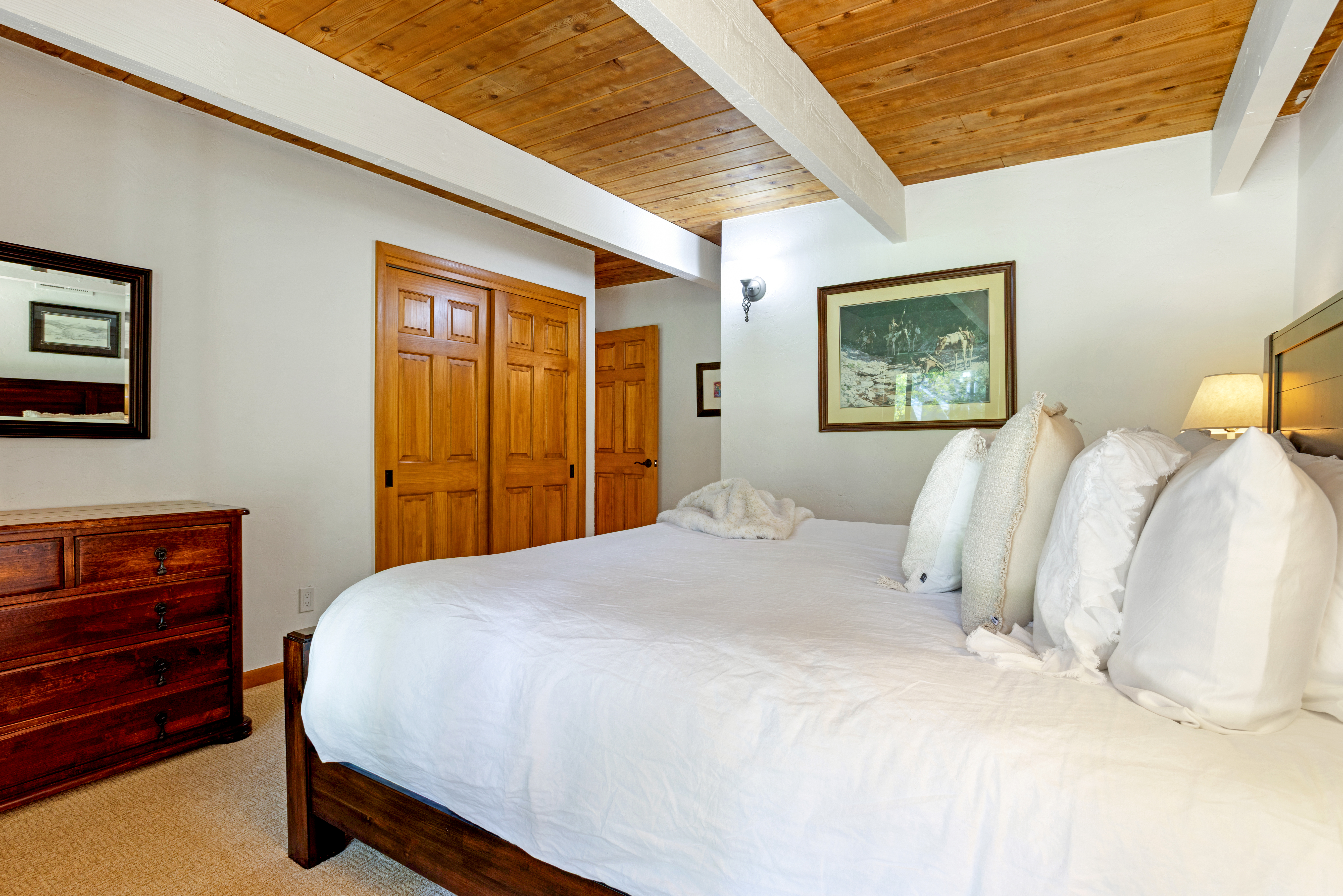  Eagle-Vail Residence Delivers a Flexible Functional layout with Strong Character - 物件實景