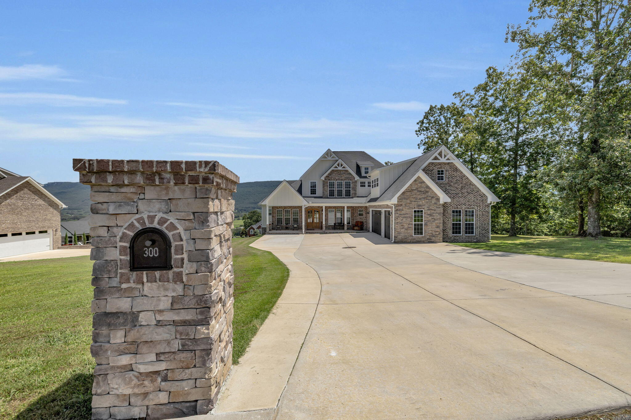 Dunlap, Tennessee, 37327, United States, 4 Bedrooms Bedrooms, ,4 BathroomsBathrooms,Residential,For Sale,1914662