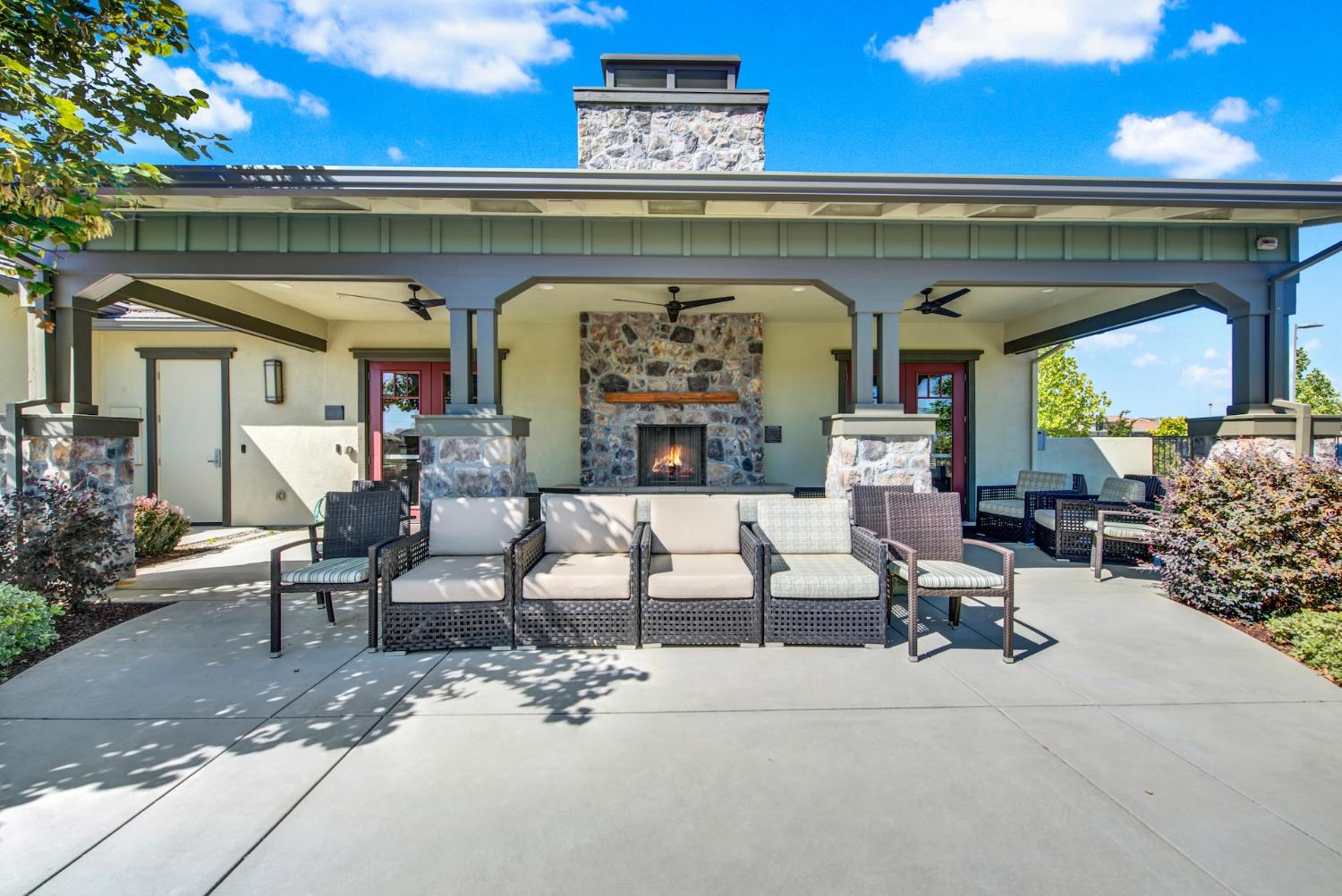 Sacramento, California, 95829, United States, 3 Bedrooms Bedrooms, ,2 BathroomsBathrooms,Residential,For Sale,1912501