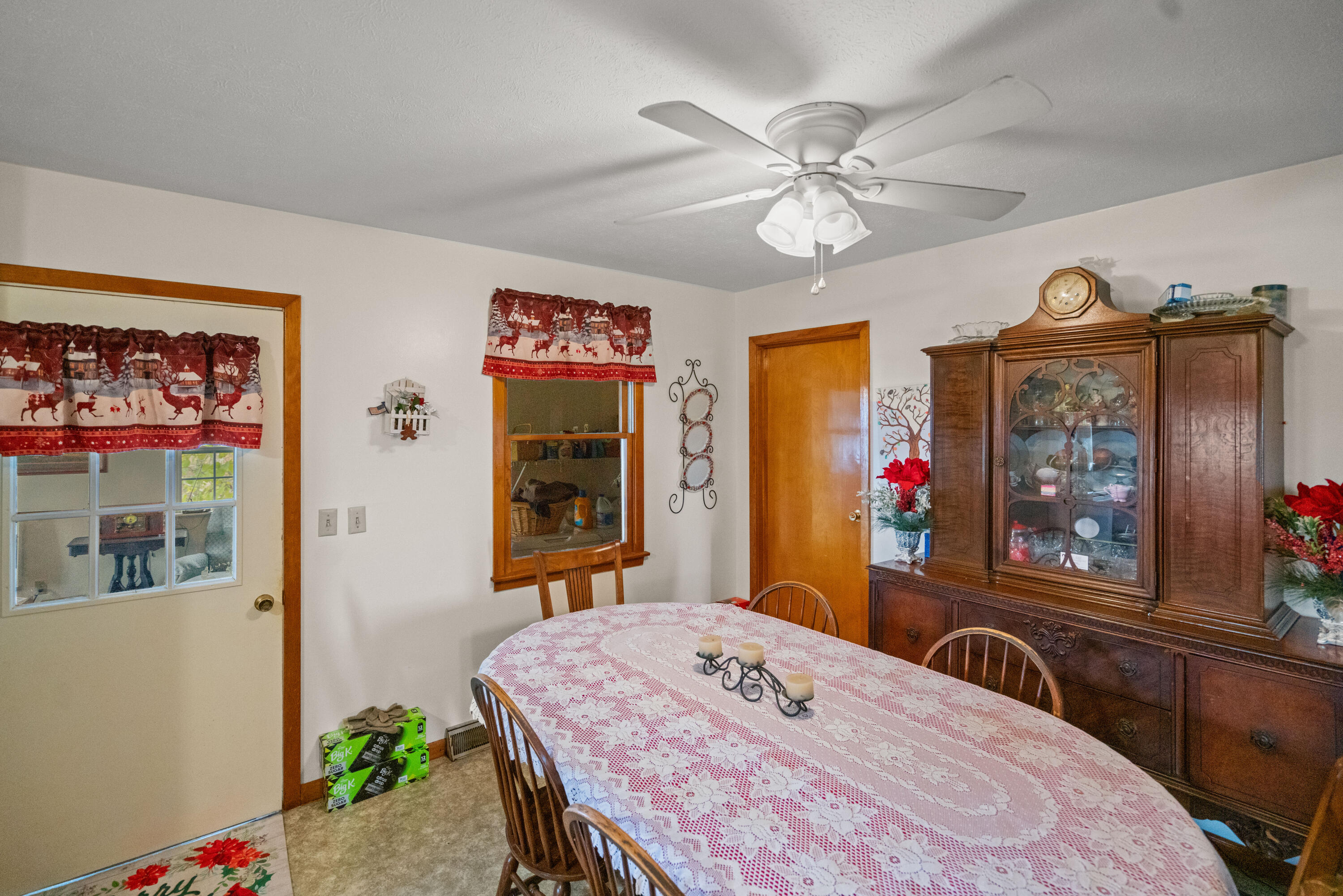 Williamstown, Kentucky, 41097, United States, 3 Bedrooms Bedrooms, ,1 BathroomBathrooms,Residential,For Sale,1995812