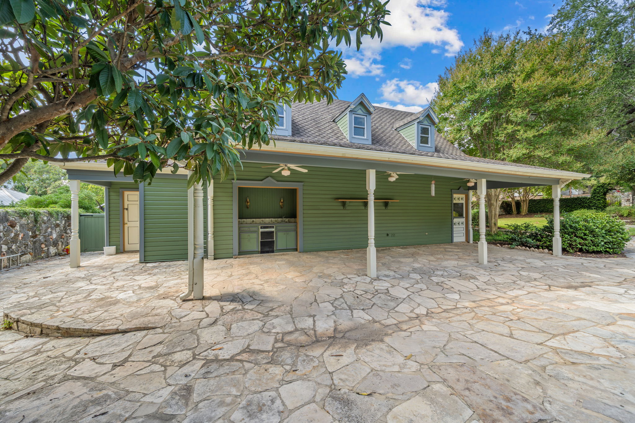 San Marcos, Texas, 78666, United States, 3 Bedrooms Bedrooms, ,4 BathroomsBathrooms,Residential,For Sale,1981922