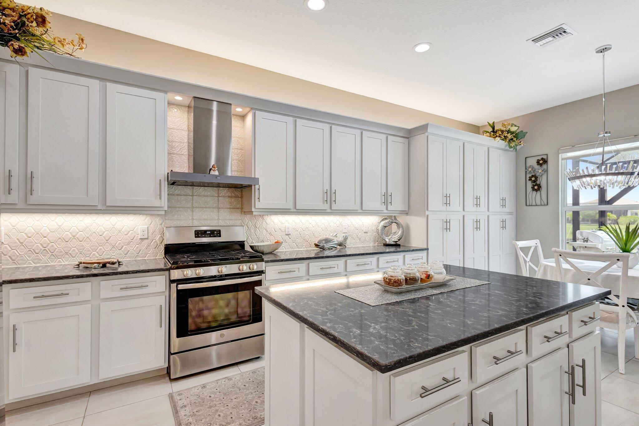 Port St Lucie, Florida, 34987, United States, 3 Bedrooms Bedrooms, ,4 BathroomsBathrooms,Residential,For Sale,1980849