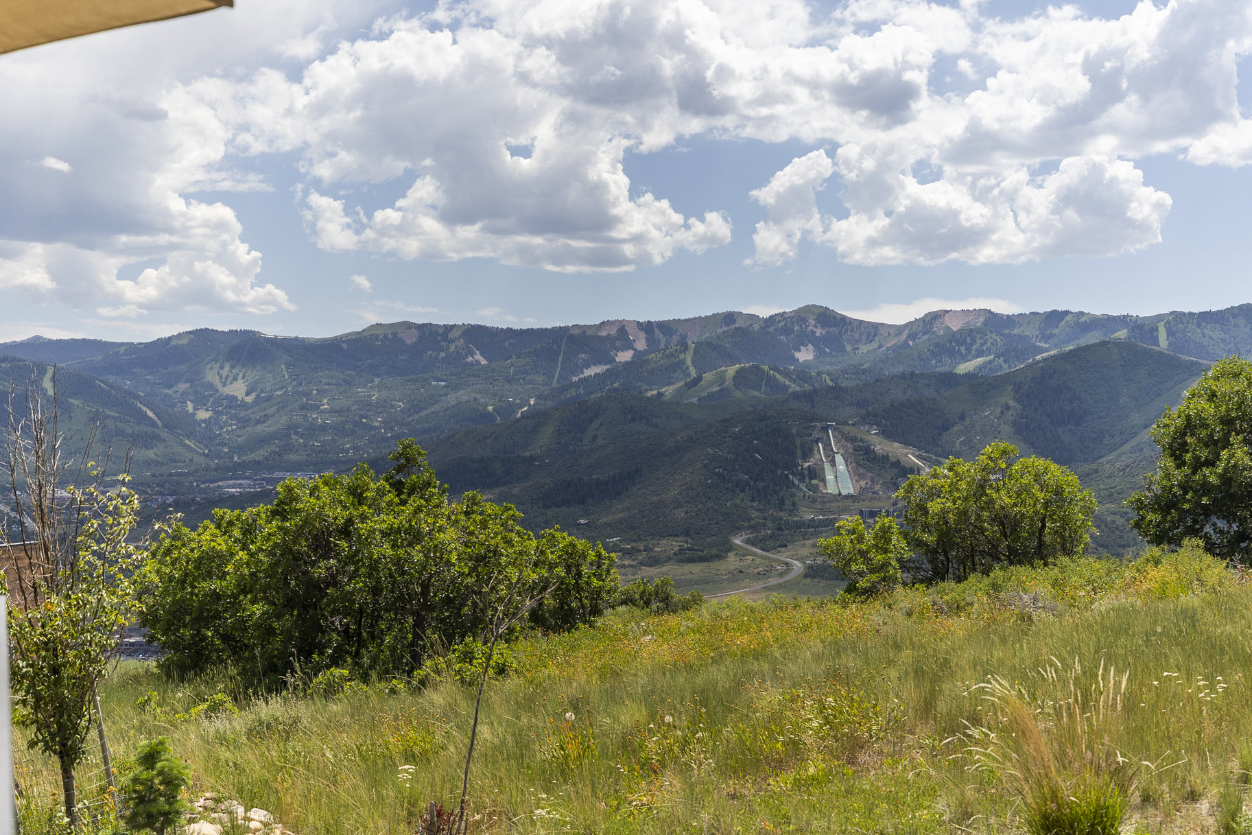  Sophisticated Mountain Design with Unmatched Views in an Elite Setting - 物件實景