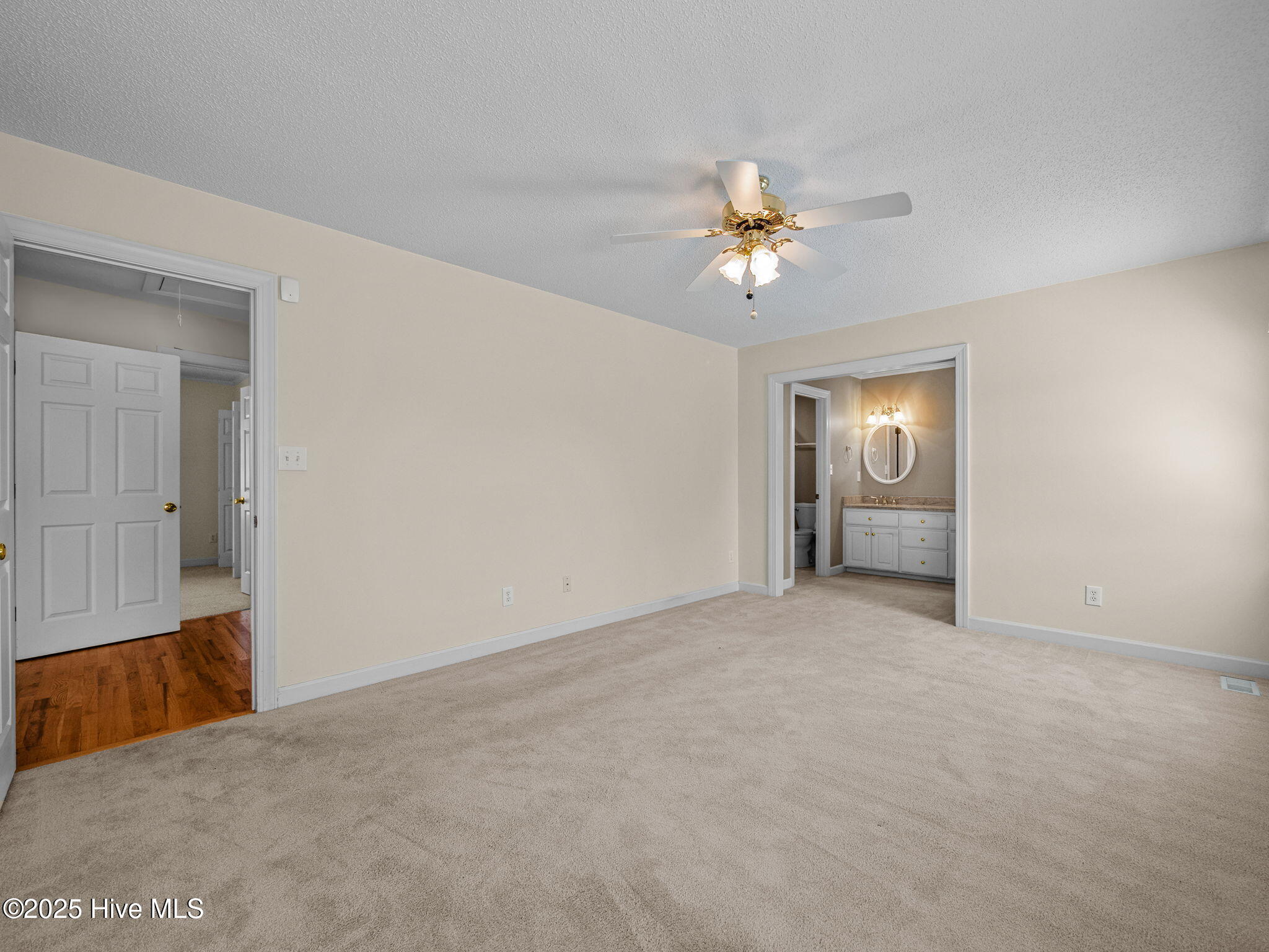 Cedar Point, North Carolina, 28584, United States, 3 Bedrooms Bedrooms, ,2 BathroomsBathrooms,Residential,For Sale,1957404